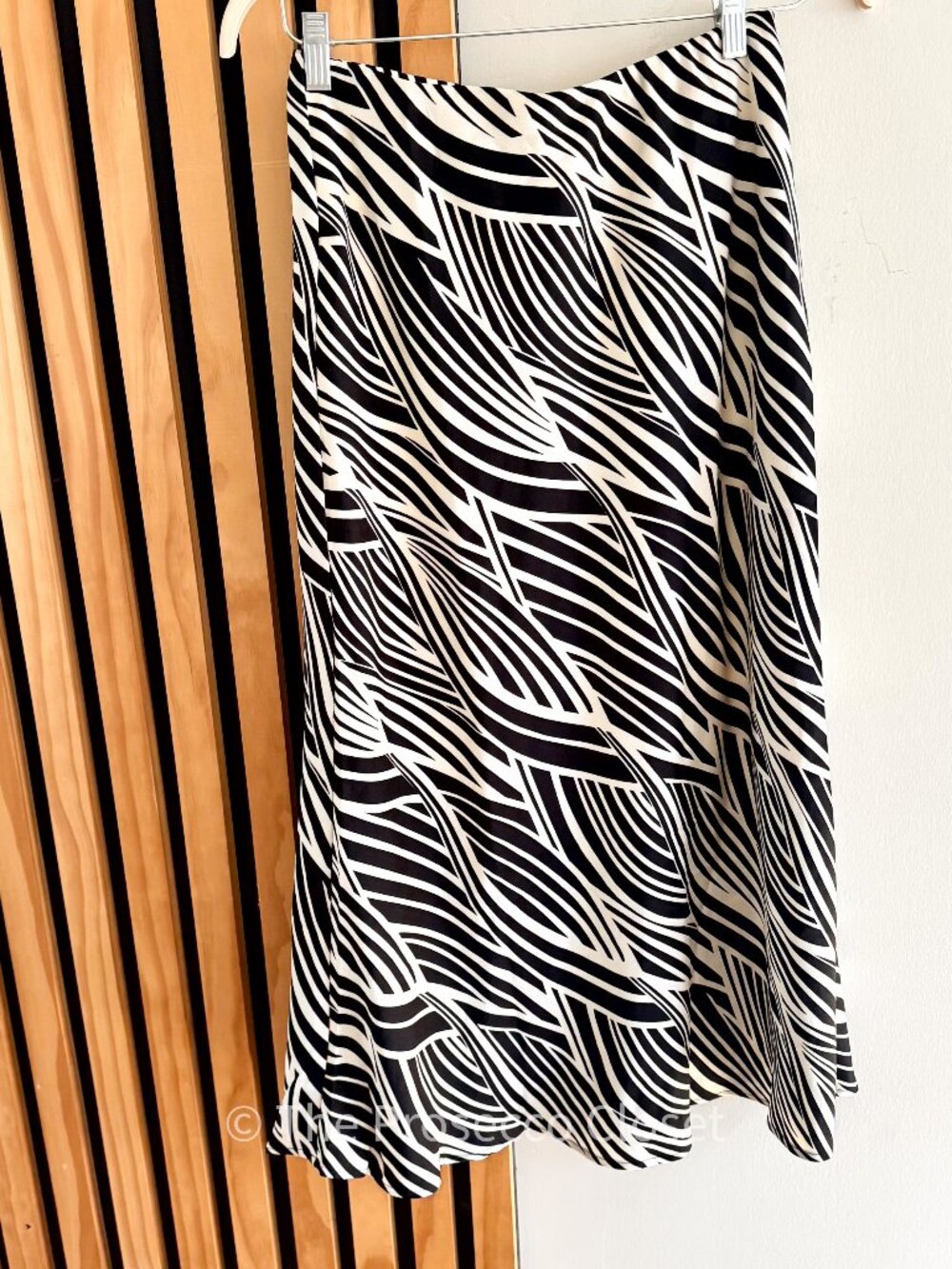 NWT Gilli Black Cream Zebra Print Midi Skirt (L)